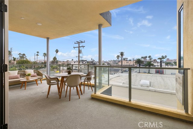 Detail Gallery Image 18 of 71 For 414 Main St #300,  Huntington Beach,  CA 92648 - 2 Beds | 2/1 Baths