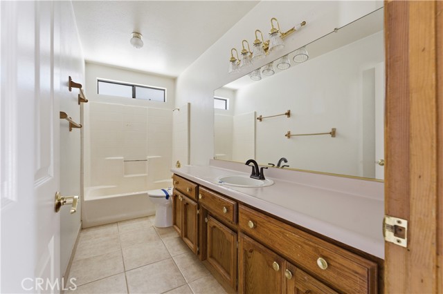 Detail Gallery Image 11 of 14 For 11049 Rome Beauty Dr, California City,  CA 93505 - 3 Beds | 2 Baths