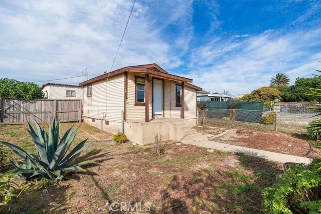 Detail Gallery Image 2 of 27 For 2011 Paso Robles, Oceano,  CA 93445 - 3 Beds | 2 Baths