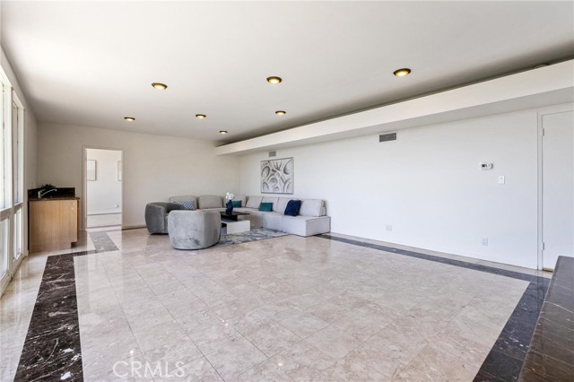 Detail Gallery Image 34 of 71 For 6780 Crest Rd, Rancho Palos Verdes,  CA 90275 - 6 Beds | 5/1 Baths