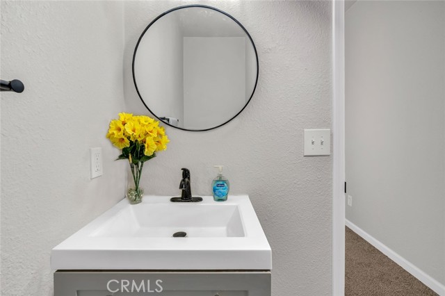 106 Pleasant Street, Modesto CA: https://media.crmls.org/medias/e02dfb12-d4f1-4467-be3c-5df9d99254ba.jpg