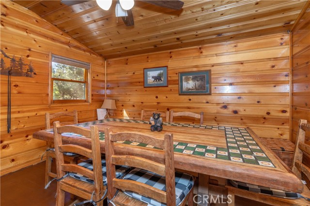 Detail Gallery Image 9 of 27 For 796 Silver Tip Dr, Big Bear Lake,  CA 92315 - 2 Beds | 2 Baths