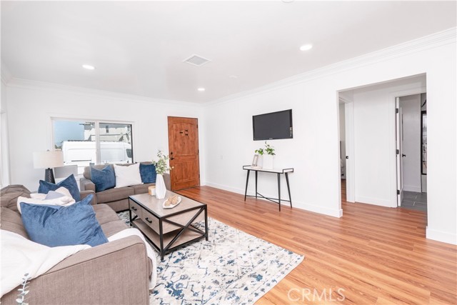 LIVING ROOM,ALL NEW LAMINATE FLOORING