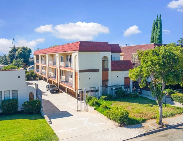 2608 West Alhambra Road photo 5