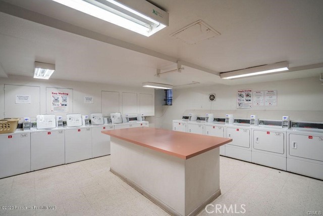 Detail Gallery Image 13 of 17 For 360 S Euclid #122,  Pasadena,  CA 91101 - 1 Beds | 1 Baths