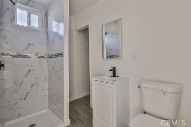 Detail Gallery Image 28 of 38 For 430 W 64th St, Los Angeles,  CA 90003 - 3 Beds | 3 Baths