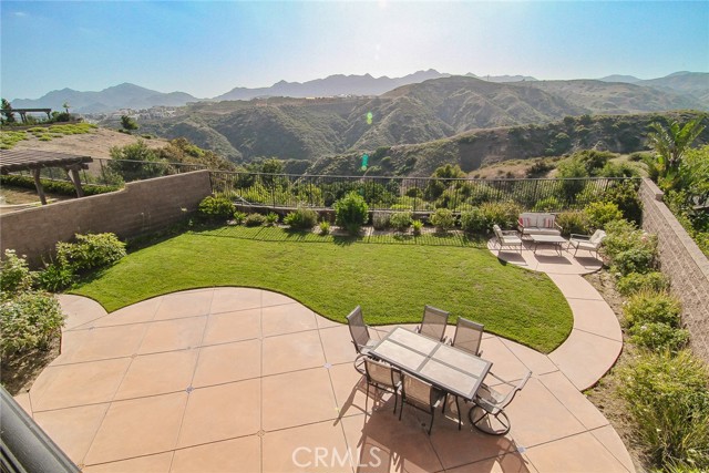 Detail Gallery Image 14 of 41 For 11701 Cetona Way, Porter Ranch,  CA 91326 - 5 Beds | 5 Baths