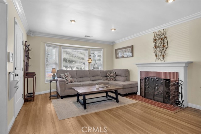 Detail Gallery Image 9 of 30 For 1232 N Avon St, Burbank,  CA 91505 - 2 Beds | 2 Baths
