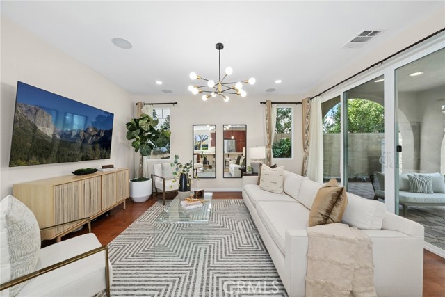 Detail Gallery Image 12 of 75 For 101 Newington, Irvine,  CA 92618 - 4 Beds | 3/1 Baths