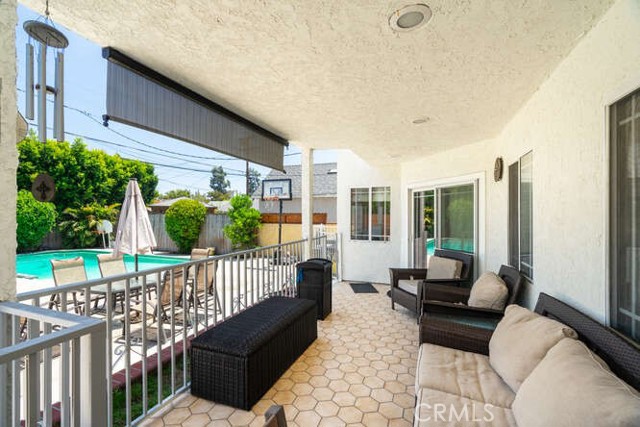 732 Cordova Avenue, Glendale CA: https://media.crmls.org/medias/e030ef49-85b3-4878-9079-b55467ed0aa1.jpg