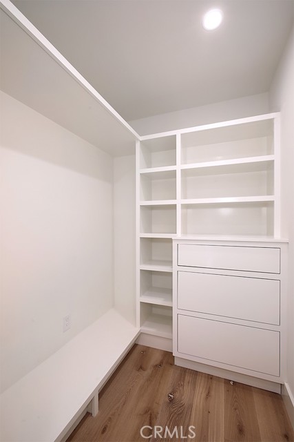 ALL CLOSETS FEATURE CUSTOM CABINETRY
