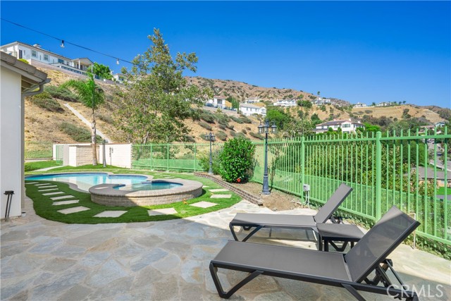 3318 Durham Court, Burbank CA: https://media.crmls.org/medias/e0322336-690a-44b1-adb8-08bc63d3cd6e.jpg