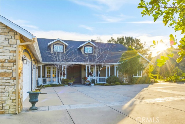 Detail Gallery Image 4 of 60 For 14179 Woods Valley, Valley Center,  CA 92082 - 4 Beds | 3/1 Baths