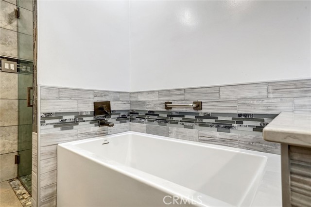 Detail Gallery Image 11 of 30 For 3750 Gaviota Ave, Long Beach,  CA 90807 - 4 Beds | 2 Baths