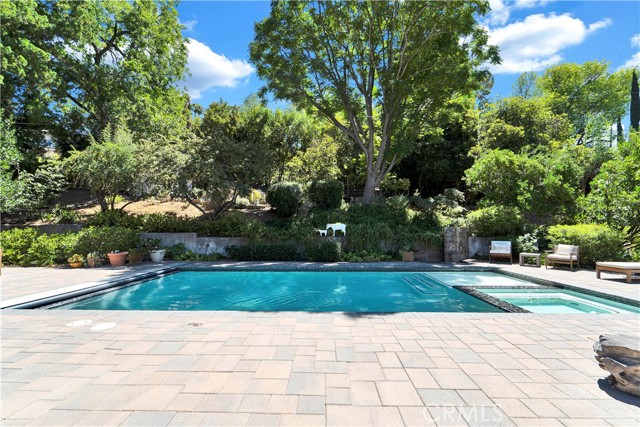 Detail Gallery Image 48 of 59 For 18090 Karen Dr, Encino,  CA 91316 - 4 Beds | 2/1 Baths