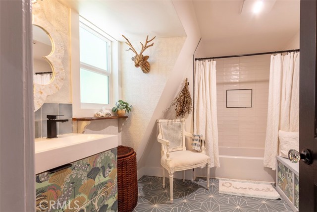 Detail Gallery Image 25 of 33 For 220 Oak Dr., Lake Arrowhead,  CA 92352 - 3 Beds | 2 Baths