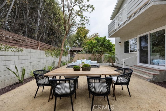 11927 Beatrice Street, Culver City CA: https://media.crmls.org/medias/e0336efb-f4c7-4aa2-8ea2-eec0dd755684.jpg