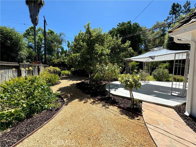 Detail Gallery Image 18 of 21 For 23310 Mariano St, Woodland Hills,  CA 91367 - 4 Beds | 3/1 Baths