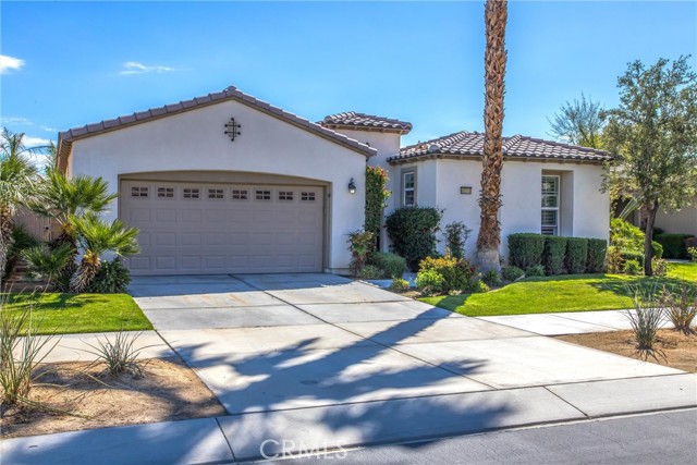 Detail Gallery Image 2 of 42 For 60310 Desert Rose Dr, La Quinta,  CA 92253 - 3 Beds | 3 Baths