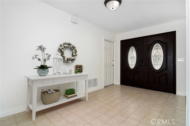 Detail Gallery Image 3 of 24 For 1391 Morrow Cir, Thousand Oaks,  CA 91362 - 3 Beds | 2 Baths