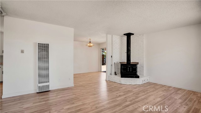 Detail Gallery Image 6 of 21 For 6828 Sunset Rd, Joshua Tree,  CA 92252 - 2 Beds | 1 Baths