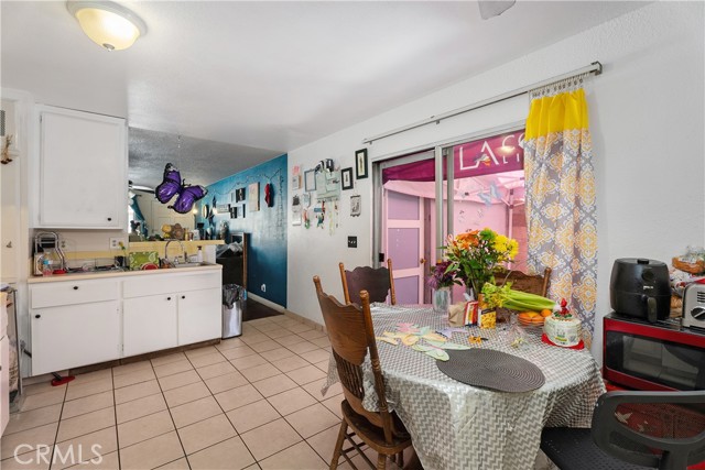 605 S Mountain View Street, Santa Ana CA: https://media.crmls.org/medias/e0369c23-eb31-4a1a-bc0d-8528c5670c1a.jpg