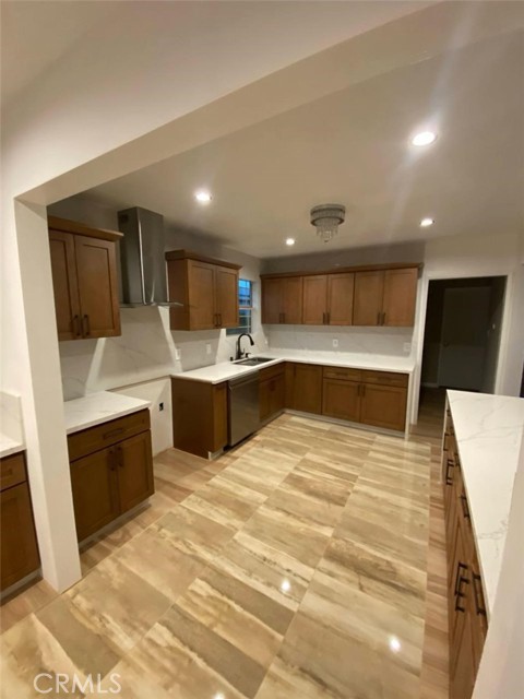 Image 4 of 13 For 307 Broadacres Avenue