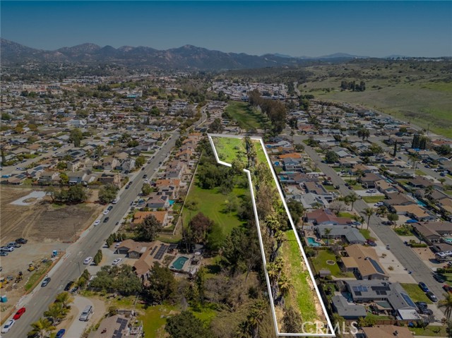 Image 11 of 55 For 1 Carriage Road