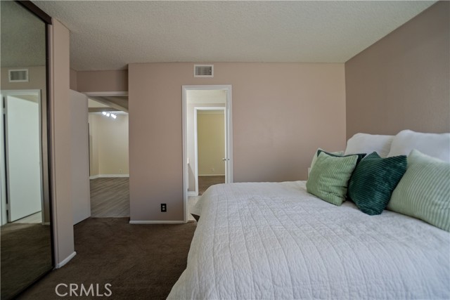 1400 W Edgehill Road, San Bernardino CA: https://media.crmls.org/medias/e038c2ce-186e-433a-9c10-06430636119b.jpg