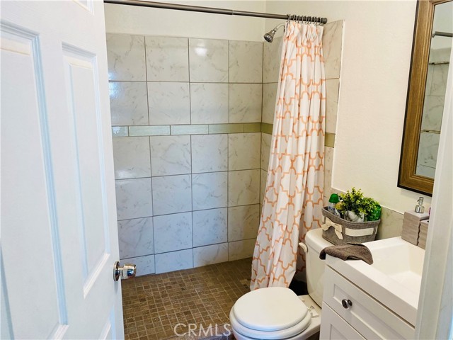 13522 Glenoaks Boulevard, Sylmar CA: https://media.crmls.org/medias/e0394e76-ab09-4963-ab6c-02e682792af1.jpg