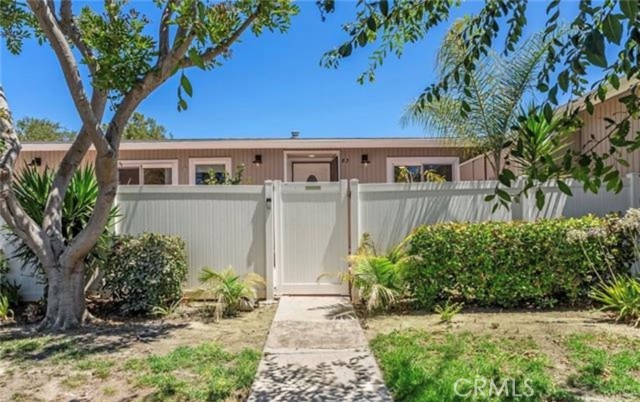Detail Gallery Image 28 of 37 For 25786 via Lomas #83,  Laguna Hills,  CA 92653 - 3 Beds | 2 Baths