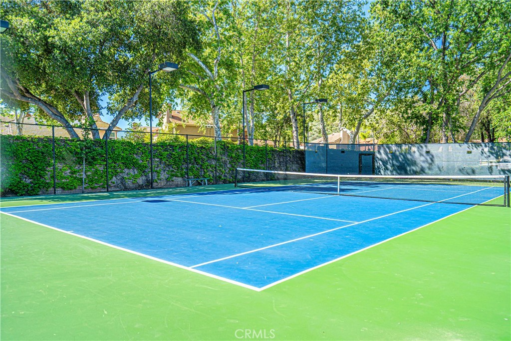 https://media.crmls.org/medias/e03a8594-cee8-40f8-a47d-f6c0bf5ce766.jpg?preset=X-Large
