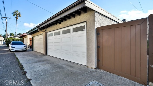 Detail Gallery Image 45 of 52 For 203 Frankfort Ave, Huntington Beach,  CA 92648 - 3 Beds | 2/1 Baths