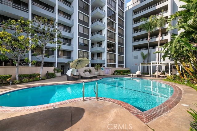 Detail Gallery Image 3 of 57 For 343 Pioneer Dr #504,  Glendale,  CA 91203 - 3 Beds | 2 Baths