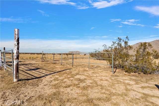 Detail Gallery Image 39 of 47 For 27002 via Seco St, Apple Valley,  CA 92308 - 4 Beds | 2 Baths