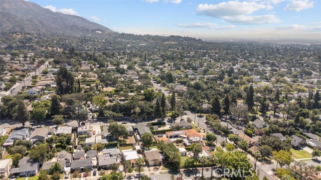 314 May Avenue, Monrovia CA: https://media.crmls.org/medias/e03d9e8e-01bc-4b8b-83a3-19d778f89228.jpg