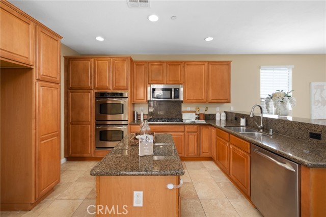 Detail Gallery Image 12 of 53 For 6062 Blossom Pl, Rancho Cucamonga,  CA 91739 - 4 Beds | 2/1 Baths