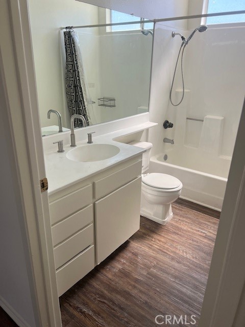 Detail Gallery Image 5 of 10 For 675 W. 18th St #B,  Costa Mesa,  CA 92627 - 2 Beds | 2 Baths