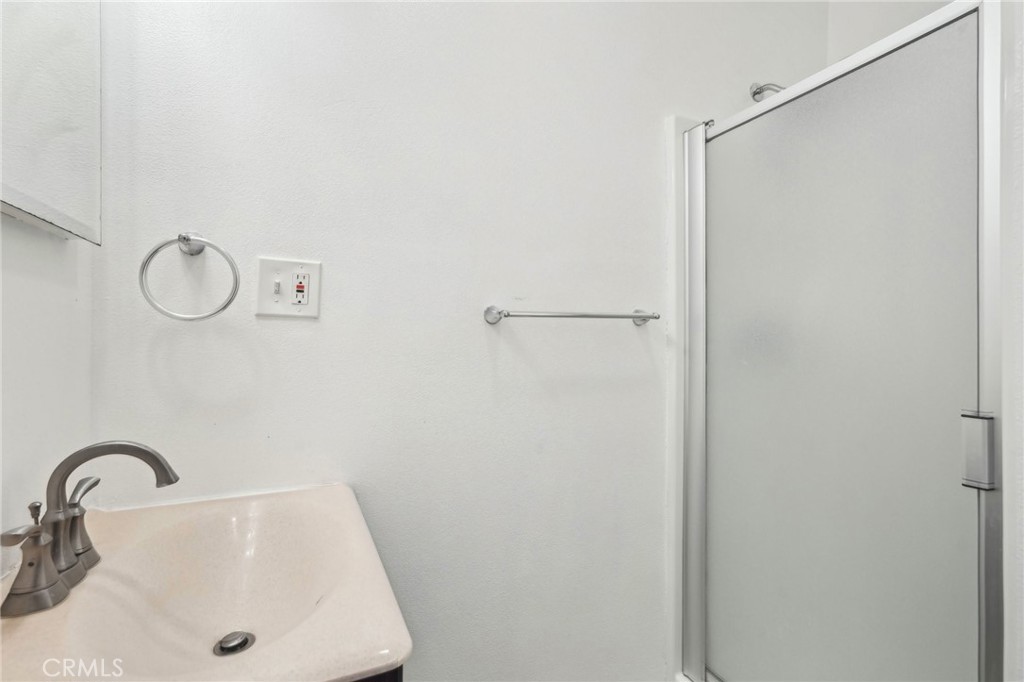 https://media.crmls.org/medias/e03e01fb-0959-43d7-ad14-34b8ac334b06.jpg?preset=X-Large