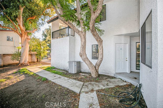 Detail Gallery Image 4 of 44 For 11444 Odessa Ave, Granada Hills,  CA 91344 - 4 Beds | 2 Baths