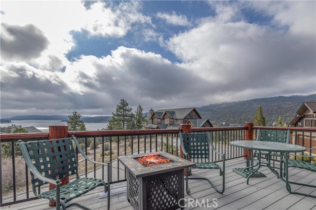 Detail Gallery Image 5 of 35 For 447 Windsong Pl, Big Bear Lake,  CA 92315 - 4 Beds | 3/1 Baths