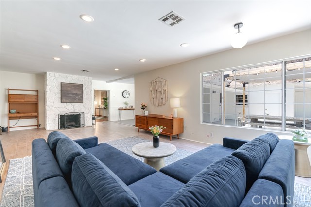 367 W Camino Real Avenue, Arcadia CA: https://media.crmls.org/medias/e03e7060-3247-4709-9c91-c417f05de20e.jpg
