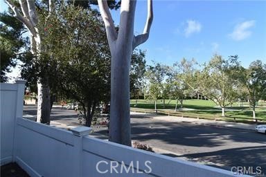 https://media.crmls.org/medias/e03ed863-de80-4e55-a297-3fb2e1bf0842.jpg?preset=X-Large