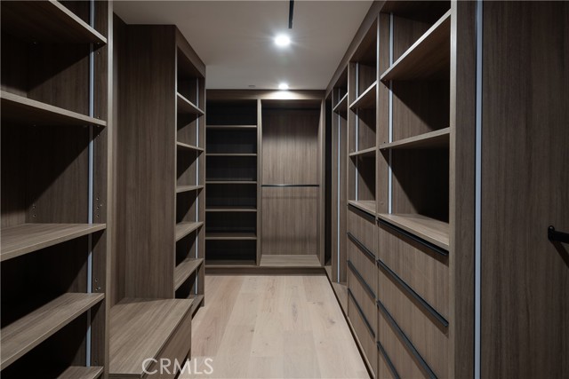 Detail Gallery Image 25 of 37 For 4824 Calhoun, Sherman Oaks,  CA 91423 - 5 Beds | 5 Baths