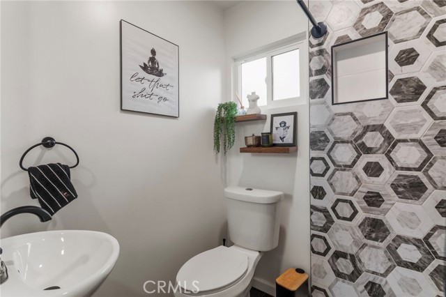 8129 Rancho Poderoso Road, Paramount CA: https://media.crmls.org/medias/e04065ab-4ebb-4eee-87e3-63bfe92a8e3d.jpg