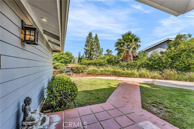 8404 Joan Lane, West Hills CA: https://media.crmls.org/medias/e040ce1e-75fb-489b-8c94-4e3f4cde779e.jpg