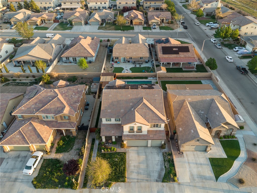 https://media.crmls.org/medias/e041202c-3263-45c5-b294-fca35ec65930.jpg?preset=X-Large
