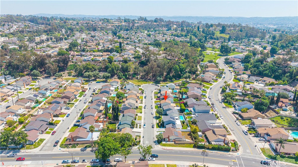 https://media.crmls.org/medias/e0417a6f-5596-46b2-9cf3-8e888a367d7d.jpg?preset=X-Large