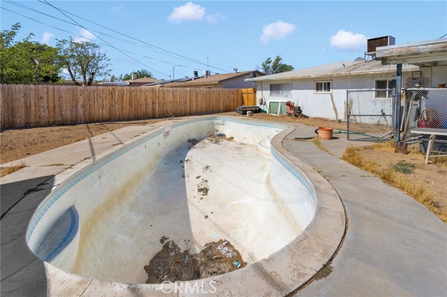 Detail Gallery Image 12 of 32 For 14961 S Culver Rd, Victorville,  CA 92394 - 4 Beds | 2 Baths