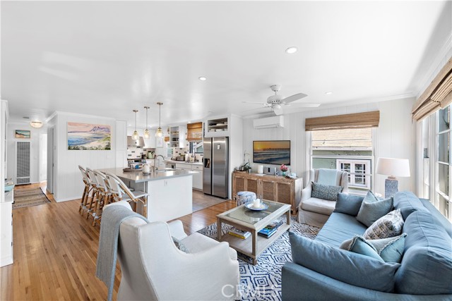 Detail Gallery Image 3 of 39 For 1016 Catalina, Laguna Beach,  CA 92651 - 3 Beds | 2 Baths